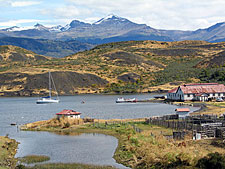 Chile-Patagonia / Torres del Paine-Torres del Paine - Estancias Getaway Ride